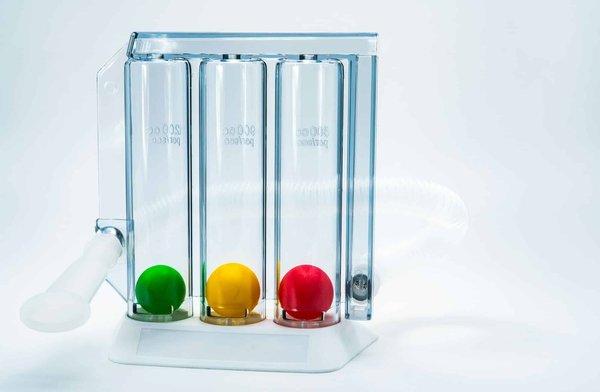 Comment les techniques de respiration profonde peuvent-elles améliorer la gestion de l'asthme?