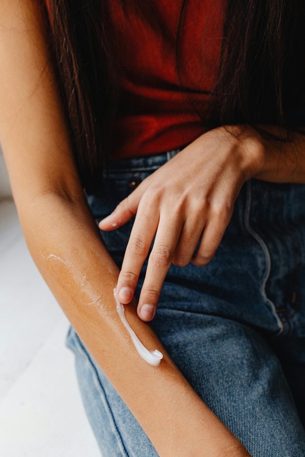 Comment bien choisir vos soins des lèvres et crèmes pour les mains ?